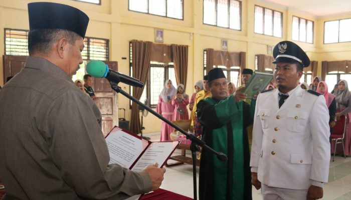 Pj Penghulu Dan Bapekam Kampung Buatan II Resmi Di Lantik Oleh Bupati Siak