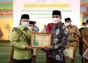 Wabup Siak Terima Anugerah Sebagai Duta Zakat Dari BAZNAS Kabupaten Siak
